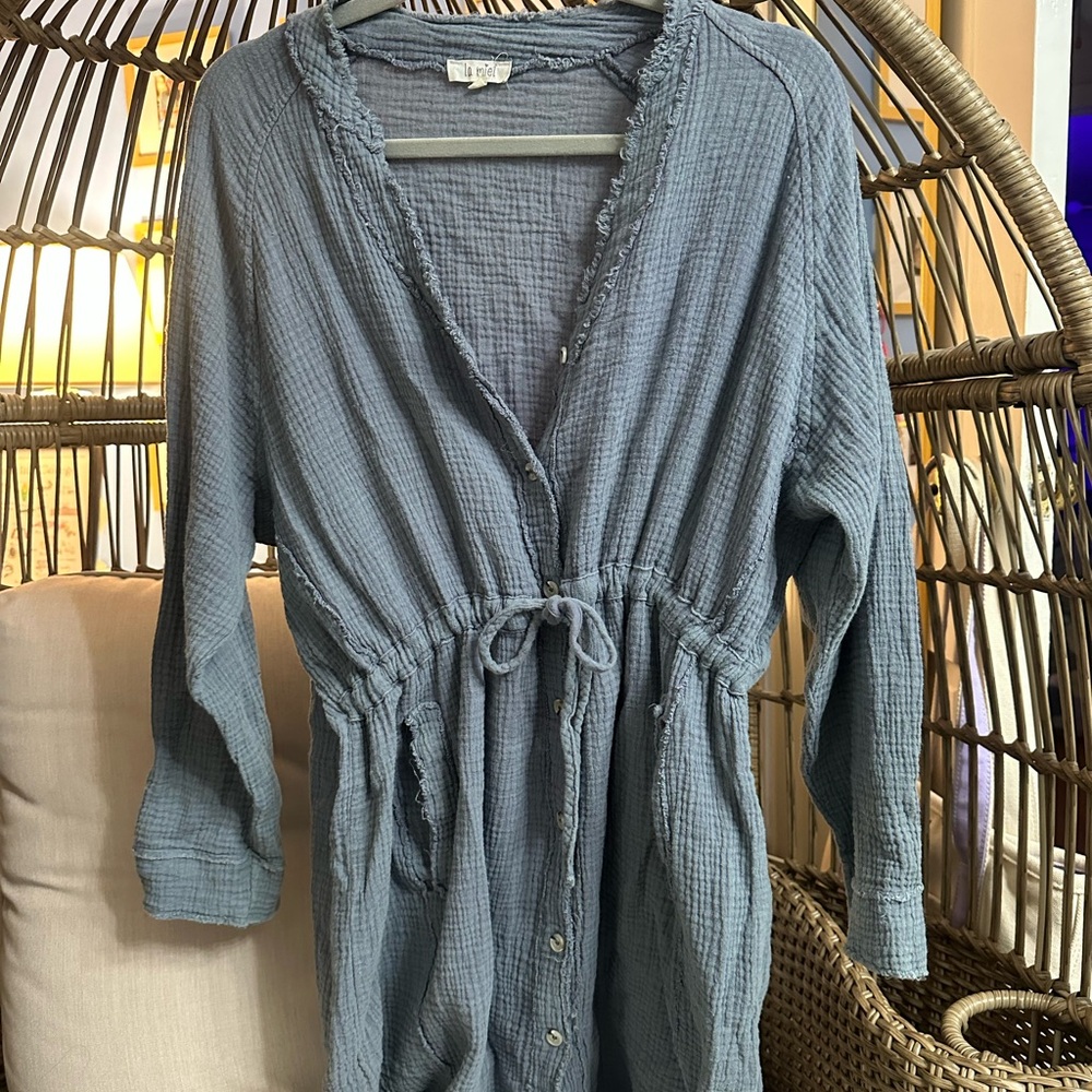 LA MIEL Textured Gray Top
